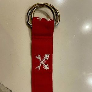 Vineyard Vines Red D Buckle belt, Size S